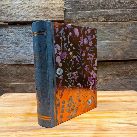 Pair of decorative book keepsake boxes. Nature and Paris themed. - Picture 7 of 9